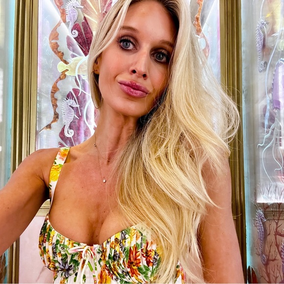 Meet your Posher, Zoe - Picture 1 of 1